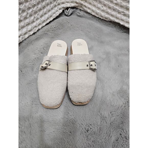 Time and Tru Women's Buckled Mule Slides size 8- worn once - Picture 2 of 5